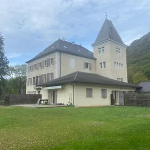 au-chateau-saint-blaise.hotels-rhonealpes.com/